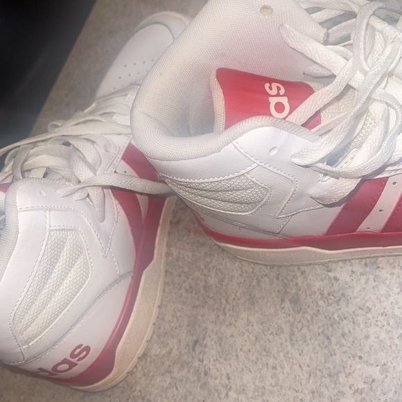 Men’s adidas Entrap Mid Cloud White, Scarlet size 8 - Picture 9 of 12